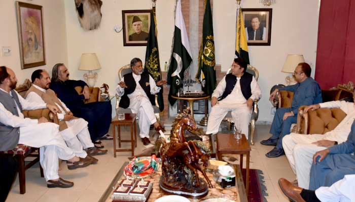 Mir Akbar Khan meetsPTI’s Chief Organiser Saifullah Niazi in Islamabad.