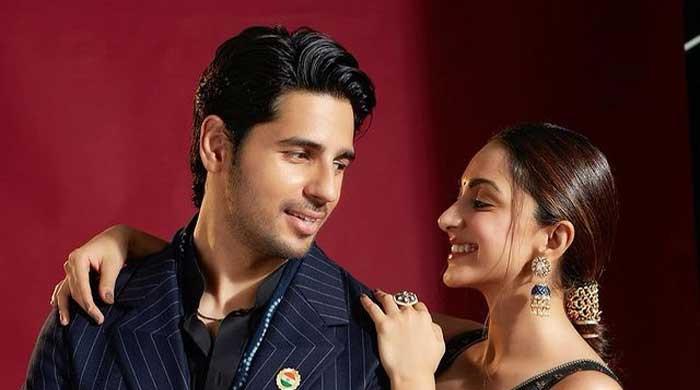 Kiara Advani leaves fans gushing over PDA-filled photos with Sidharth ...