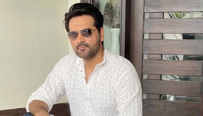 Humayun Saeed wears old kurta after 10 years