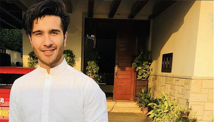 Feroze Khan crosses 5 million Instagram followers