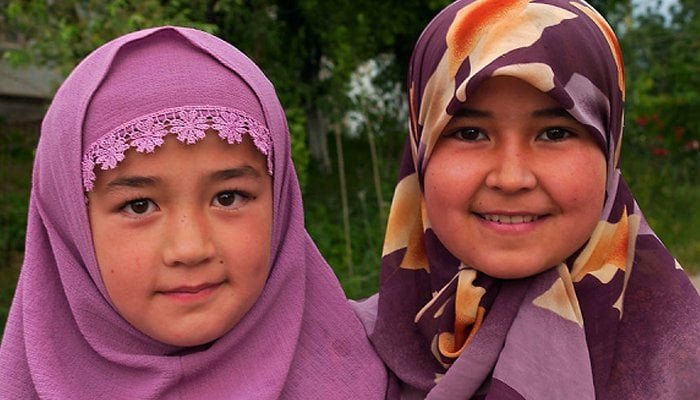Photo of two kids wearing headscarves — Worldbulletin.com