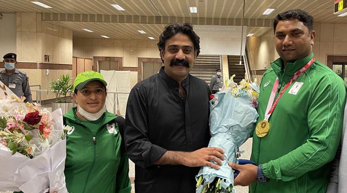 Pakistan’s Paralympics Gold Medalist Haider Ali Returns Home, Gets ...