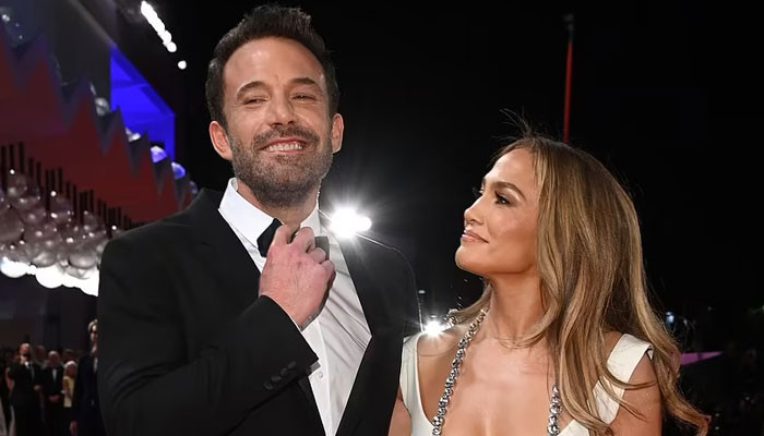 Jennifer Lopez wows in low-cut white gown with Ben Affleck on Venice ...