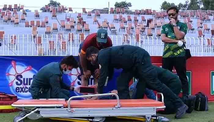 Balochistan skipper Imam-ul-Haq being shifted to hospital after suffering injury. Screengrab