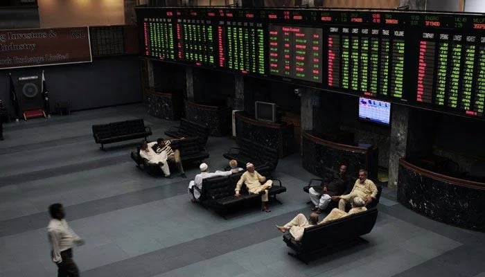 KSE-100 انڈیکس کو اقتصادی ترقی نے نیچے کھینچ لیا