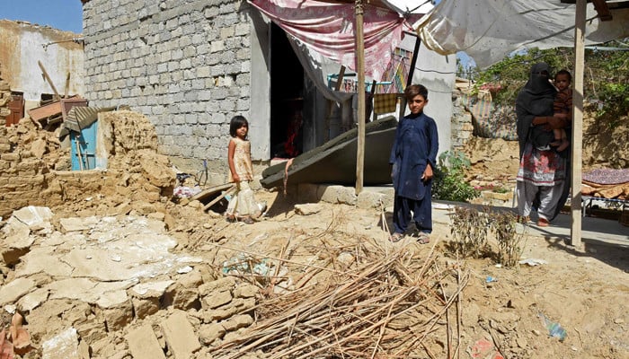 بلوچستان کے مہلک زلزلے کے ملبے میں گھسنے کے باعث مایوسی