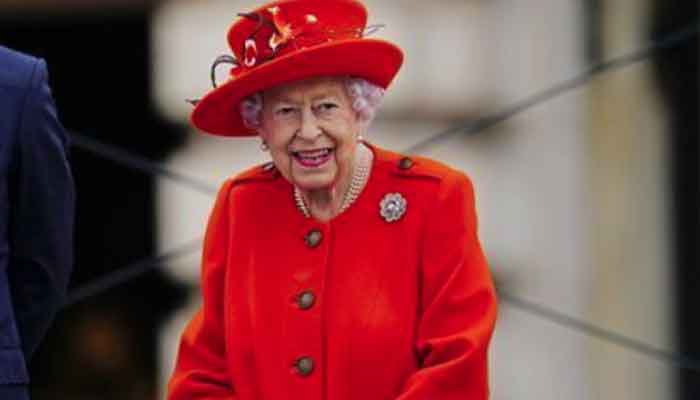 Queen Elizabeth conducts first face to face audience since October 19