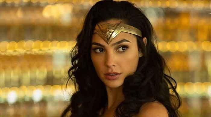 Gal Gadot reacts to photo caption that said she looks like Emilia ...