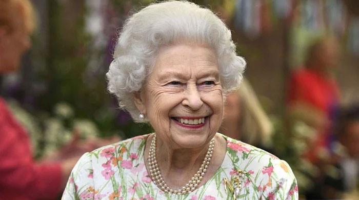 The Queen’s favorite caller info exposed: ‘If he calls she answers’