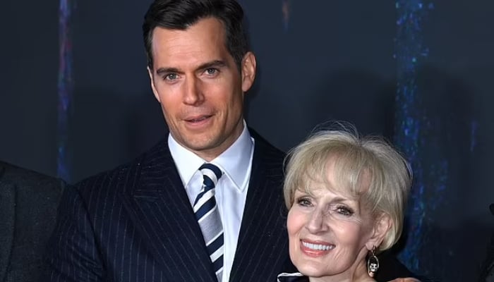 Cavill brought his mother to the red carpet instead of his girlfriend