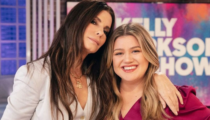 Sandra Bullock, Kelly Clarkson can’t hold back laughter, interview goes viral