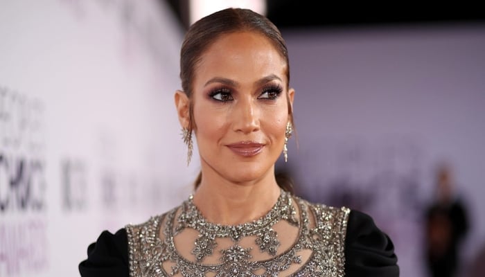 Jennifer Lopez gets a new pet cat before Christmas