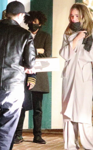 Robert Pattinson and girlfriend Suki Waterhouse are all smiles for their date night