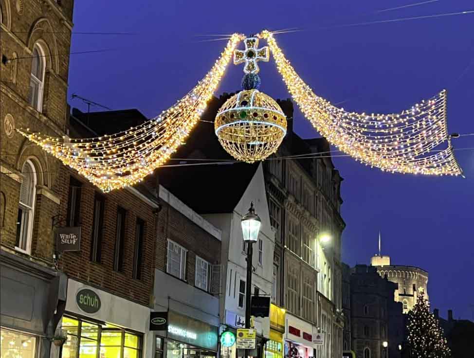 Christmas decorations have regal flavour after Queen Elizabeth axes family party