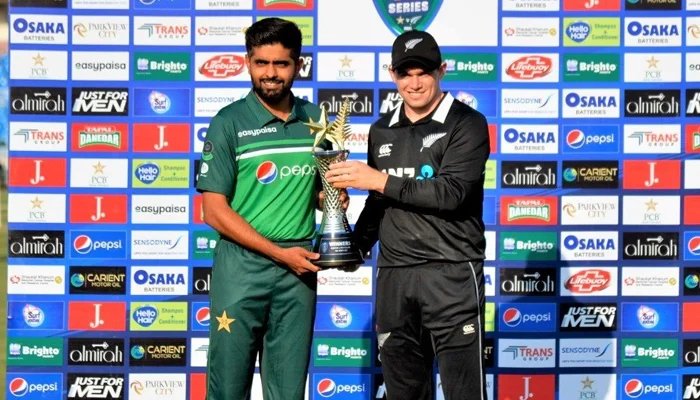 Pakistan skipper Babar Azam (left) and New Zealand captain Ton Latham hold the trophy for the ODI series. Photo: PCB Twitter