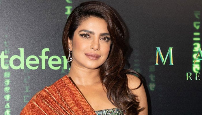 Priyanka Chopra said yes to Farhan Akhtar’s 'Jee Le Zaraa' on this ...