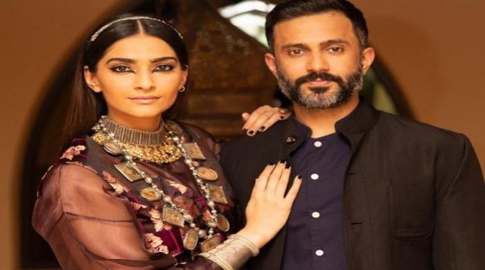 Anand Ahuja showers praise on wife Sonam Kapoor’s new pictures in pyjamas