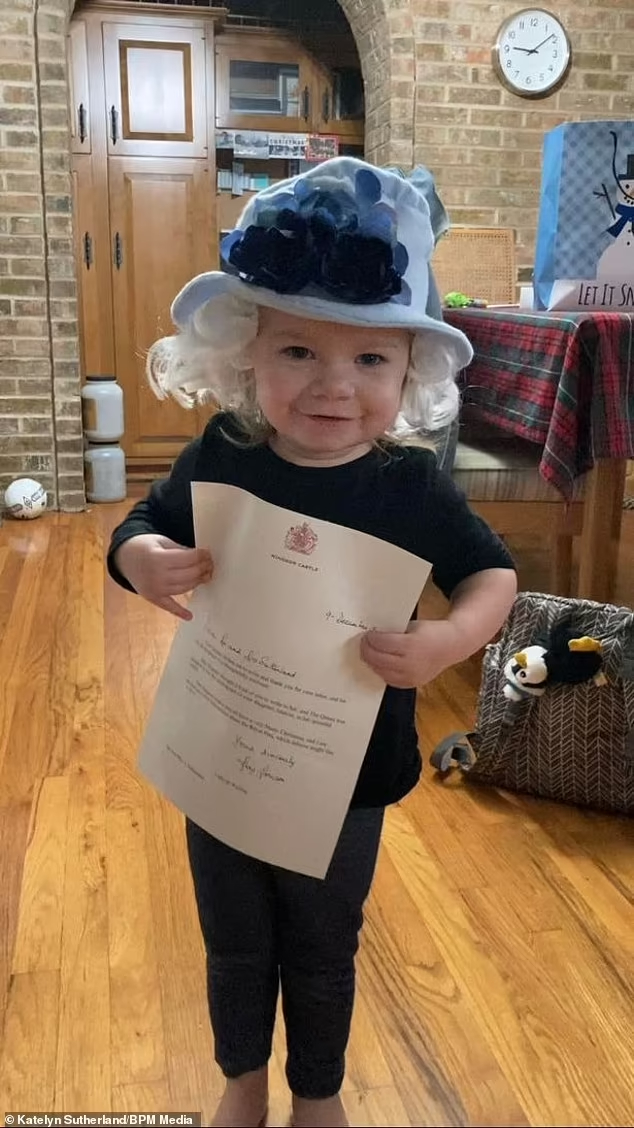 Queen Elizabeth sends personal letter to toddler who dressed up as her