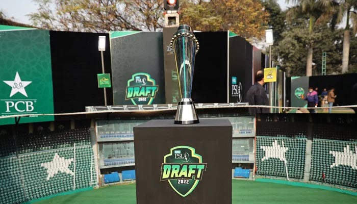 PSL 2022: فرنچائزز سپلیمنٹری ڈرافٹ میں کھلاڑیوں کے لیے اپنا انتخاب کرتی ہیں۔