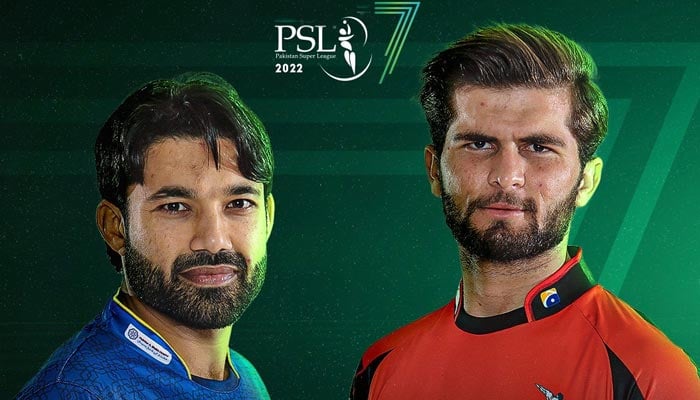 ملتان سلطانز کے کپتان محمد رضوان اور لاہور قلندرز کے کپتان شاہین شاہ آفریدی۔  — Twitter/@thePSLt20