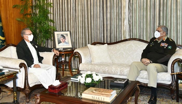 President Arif Alvi (left) and Chief of Army Staff General Qamar Javed at the Aiwan-e-Sadar in Islamabad, on February 14, 2022. — Twitter