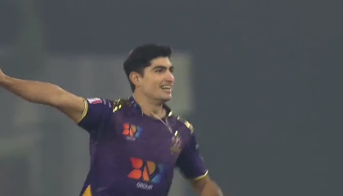 Quetta Gladiators vs Peshawar Zalmi: Watch Naseem Shahs quick wickets