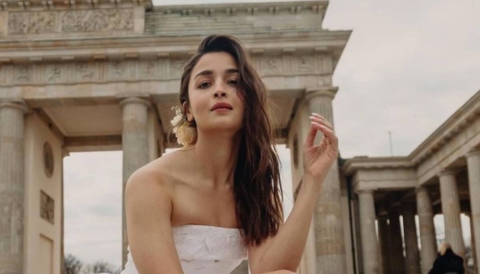 Alia Bhatt says goodbye to Berlin post the ‘Gangubai Kathiawadi’ premiere, see pics