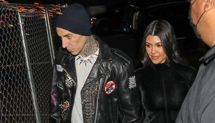 Kourtney Kardashian walks hand-in-hand with Travis Barker at Avril ...