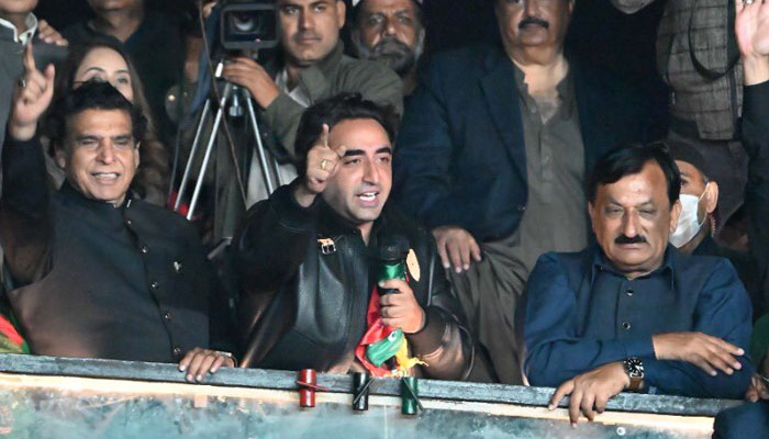 PPP Chairman Bilawal Bhutto Zardari speaks to the participants of the Awami March. — Twitter