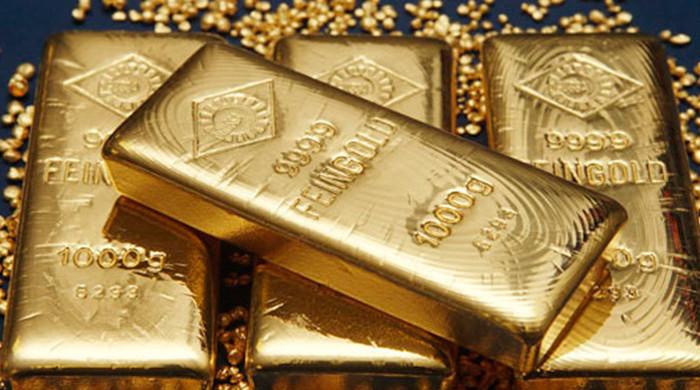 Gold price falls by Rs250 in Pakistan