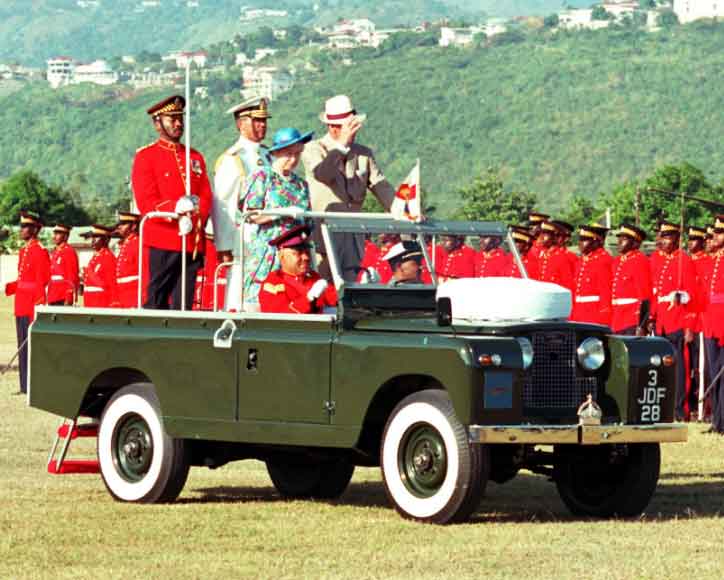 William, Kate travel in same Land Rover Queen and Prince Philip used in 1962 in Jamaica