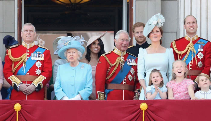 Wlill  Prince Andrew appear in Royal Familys famous balcony shot at Queens Platinum Jubilee?