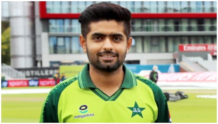 Who does Babar Azam think is the best bowler?