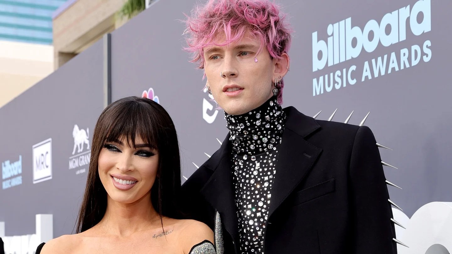 Machine Gun Kelly debuts $30K diamond manicure, speaks high of his fortune