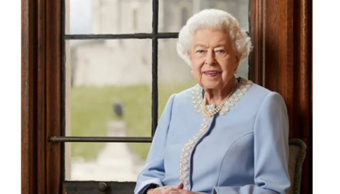 Queen releases Platinum Jubilee portrait for royal admirers: Photo