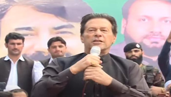 عمران خان شانگلہ میں عوامی اجتماع سے خطاب کر رہے ہیں۔