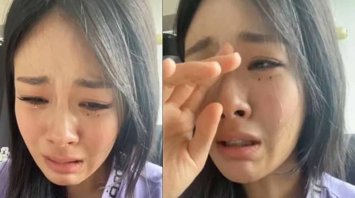 Singer Bibi worn out breaks into live Insta during tears