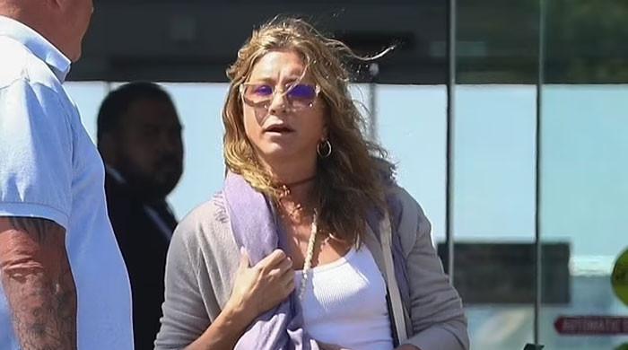 Jennifer Aniston, Jimmy Kimmel, and Sean Hayes fly back to LA after group  vacation in The Bahamas