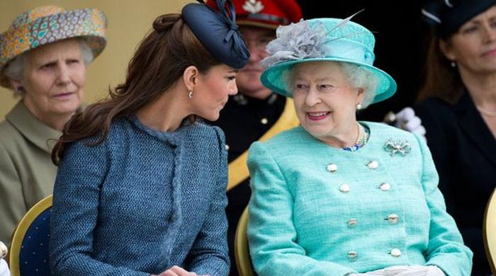 Queen wins hearts with iconic response to Kate, William's new kitchen