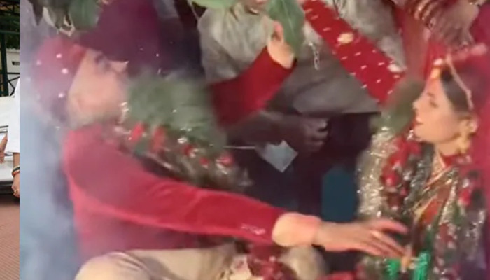 Watch Fight Breaks Out Between Bride And Groom During Wedding Rituals Pakistan And The World News 3874