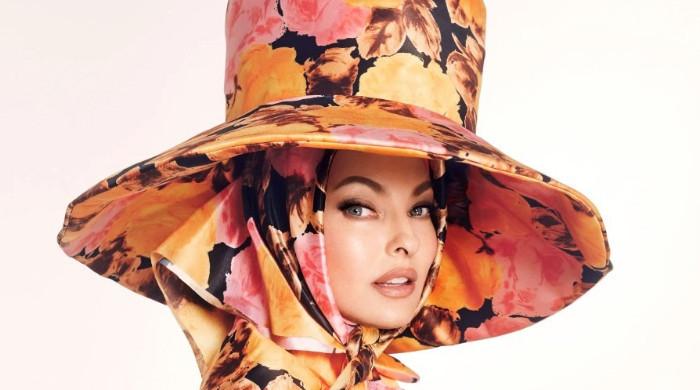 Linda Evangelista uses tape, elastic to hide ‘deformity’ on new ‘Vogue ...