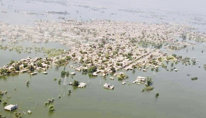 میہڑ، خیرپور ناتھن شاہ کے سینکڑوں دیہات سیلابی پانی میں ڈوب گئے۔