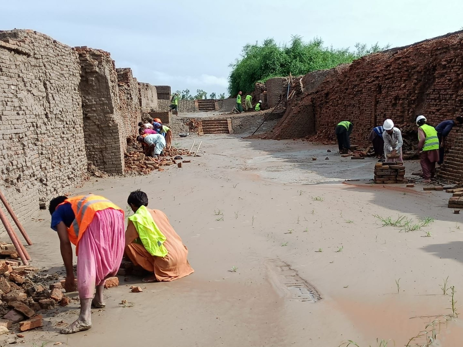 Preservation of flood-ravaged Moenjodaro underway