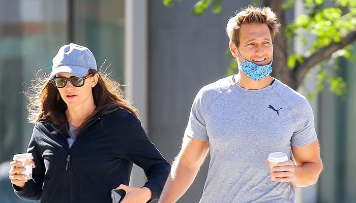 Jennifer Garner Reportedly Engaged Following Her Ex-hubby Ben Affleck’s ...