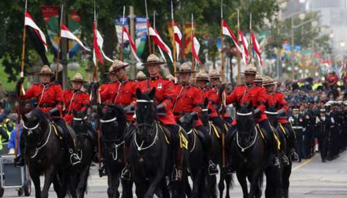 Canadians pay touching tribute to Queen Elizabeth II