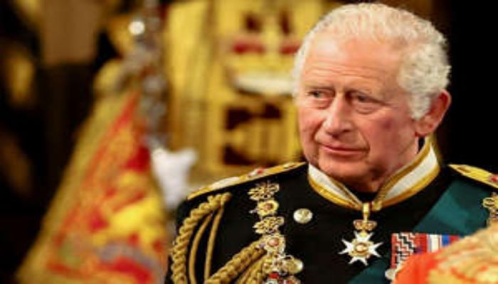 Charles will remain The king without a palace