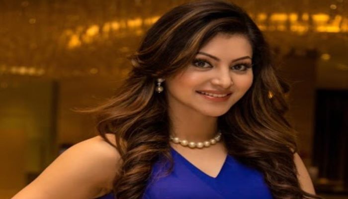 Urvashi Rautela chops off hair in support of Iranian women