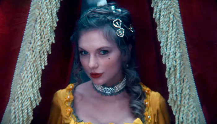 Taylor Swift Drops Music Video ‘Bejeweled’, Fans Find Easter Eggs