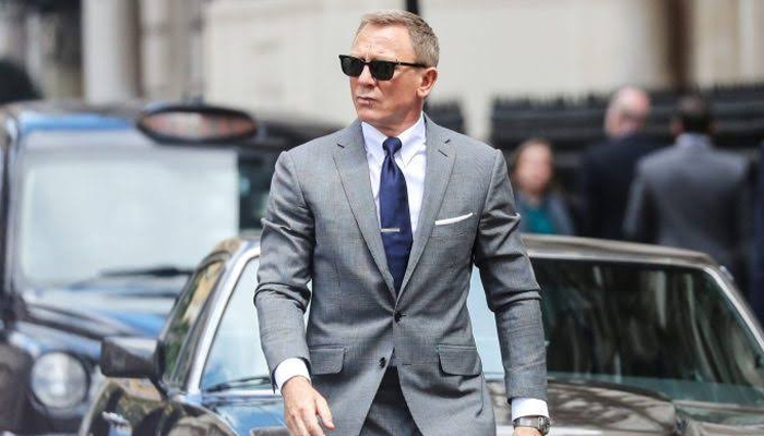 Daniel Craig gets on his James Bond avatar on latest Glass Onion: A Knives Out Mystery promotion outing