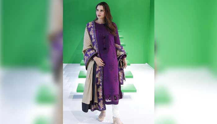 Sania Xx Hd Video Hot And Sexy Hd Video - Tennis star Sania Mirza stuns in aubergine-hued desi outfit